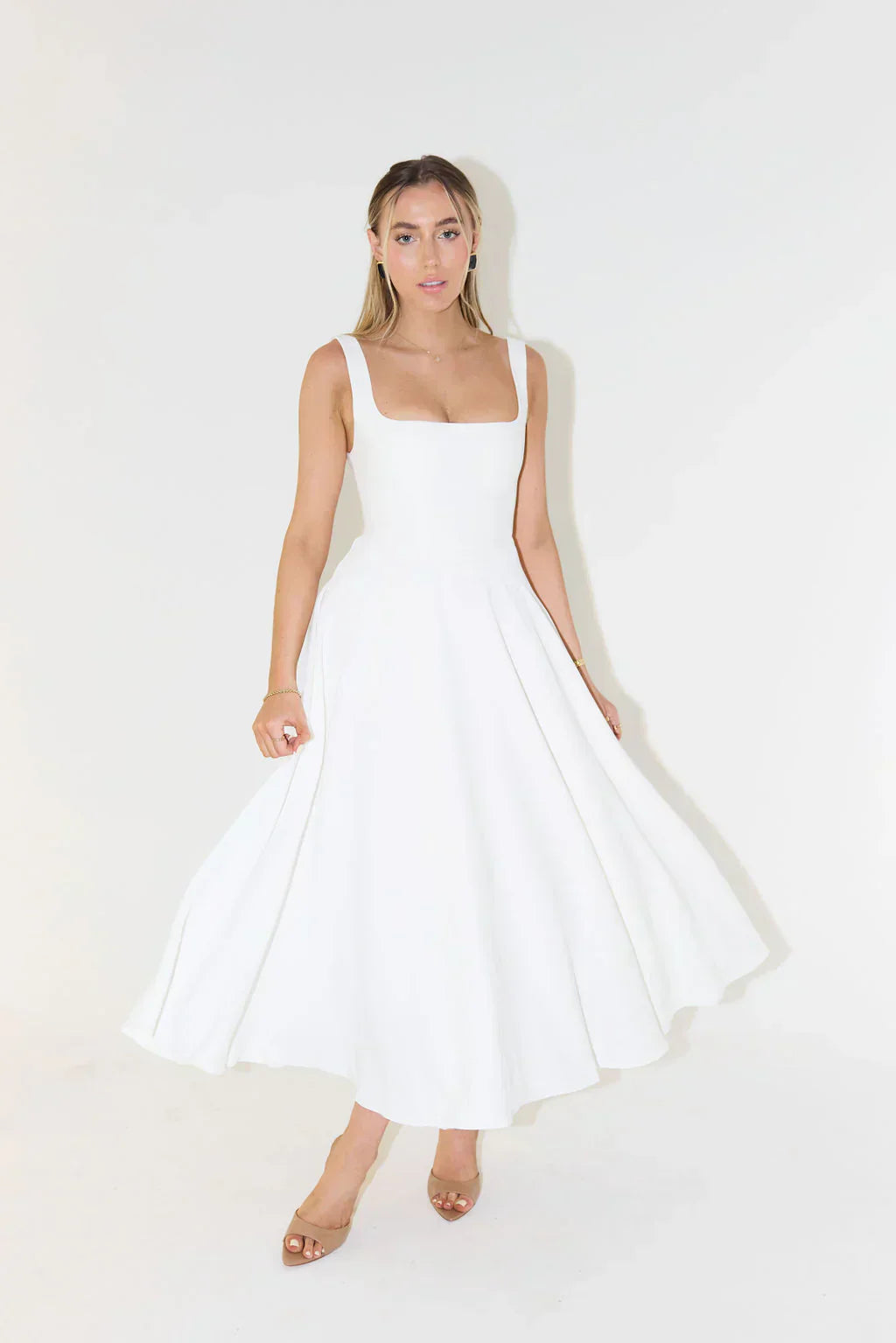 Midi Dress with High Waist and Square Neckline – Avencea Summer Trend 2024