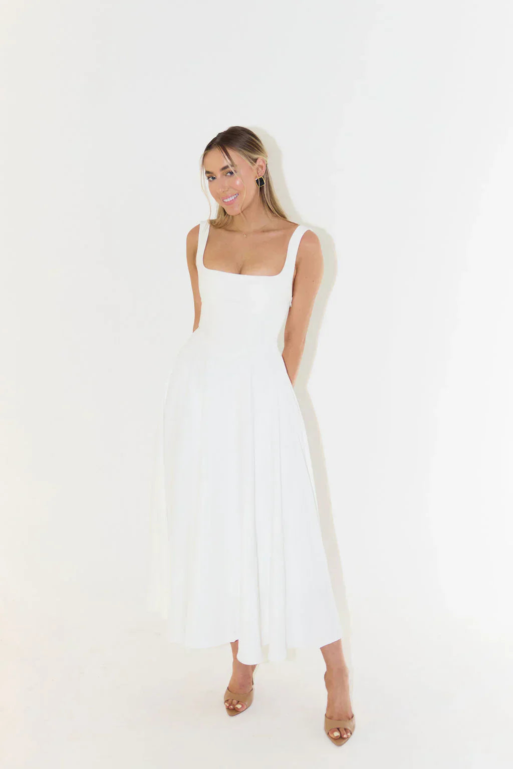 Midi Dress with High Waist and Square Neckline – Avencea Summer Trend 2024