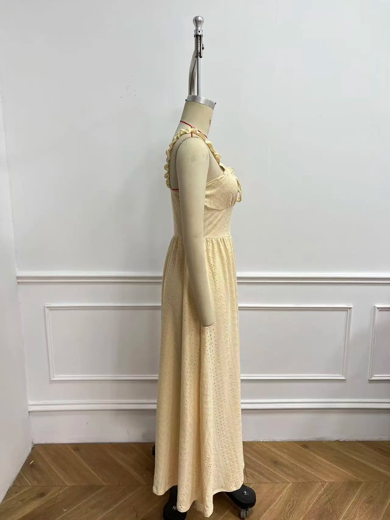 Women's Solid Color Spaghetti Strap Dress, Stylish Sleeveless Long Dress, Suitable for Beach or Casual Outings.