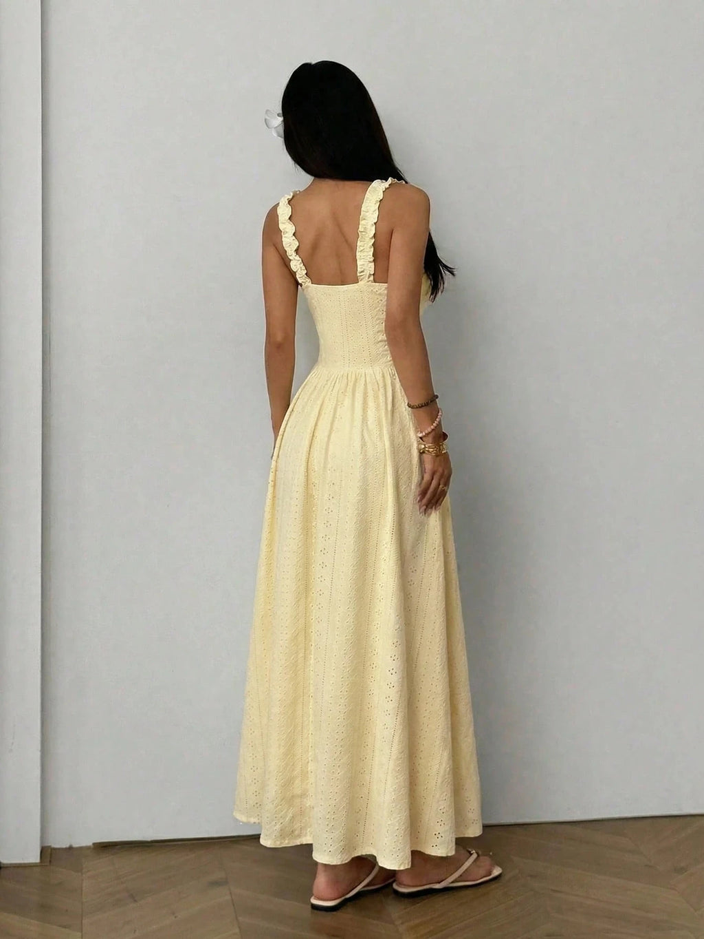 Women's Solid Color Spaghetti Strap Dress, Stylish Sleeveless Long Dress, Suitable for Beach or Casual Outings.