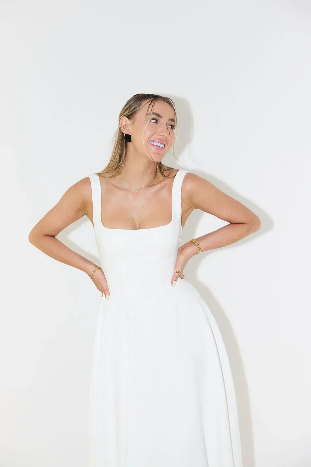 Midi Dress with High Waist and Square Neckline – Avencea Summer Trend 2024