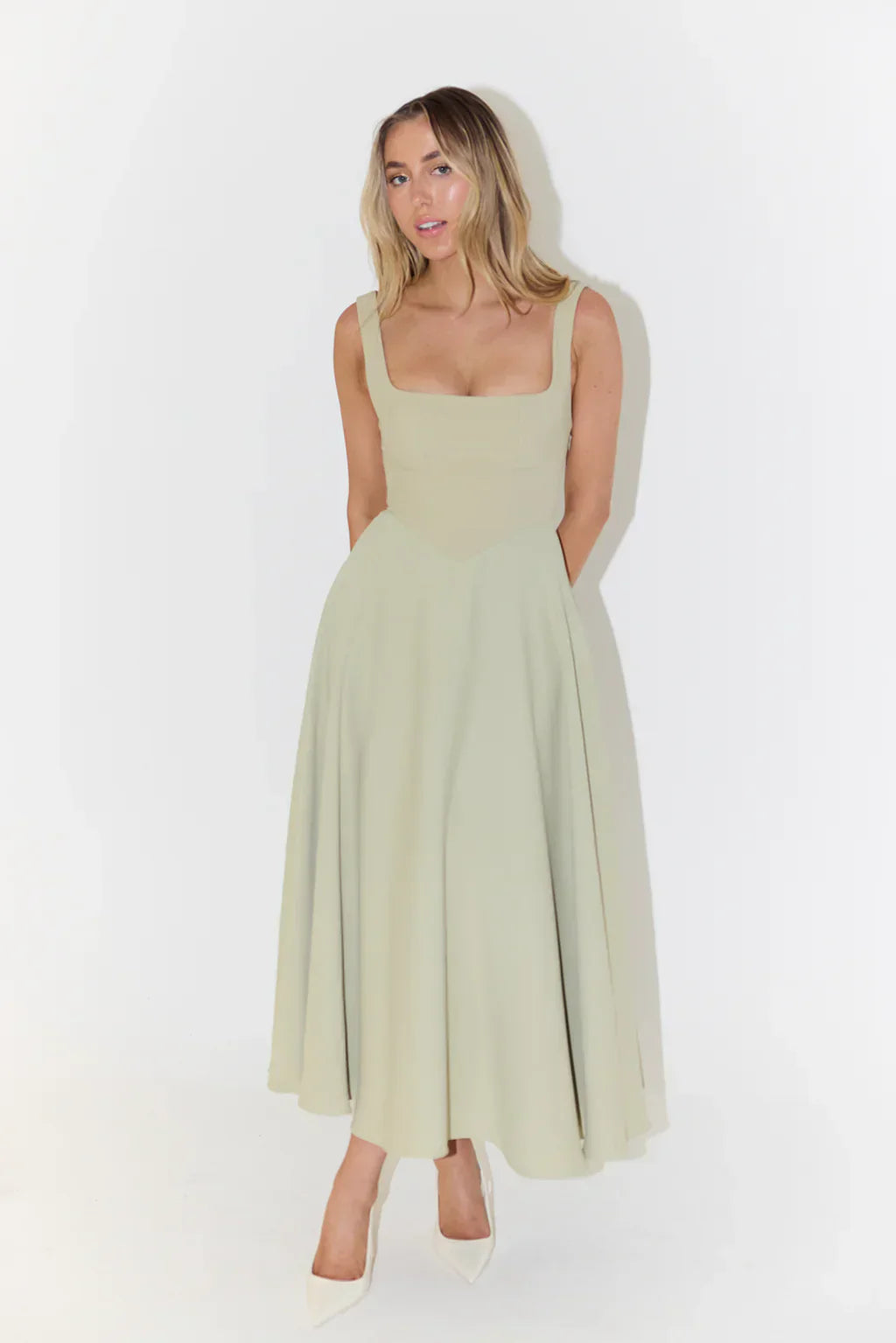 Midi Dress with High Waist and Square Neckline – Avencea Summer Trend 2024